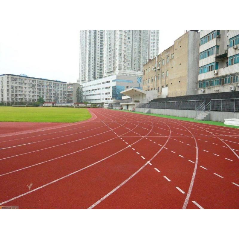 學校室外籃球場造價大概是多少錢？